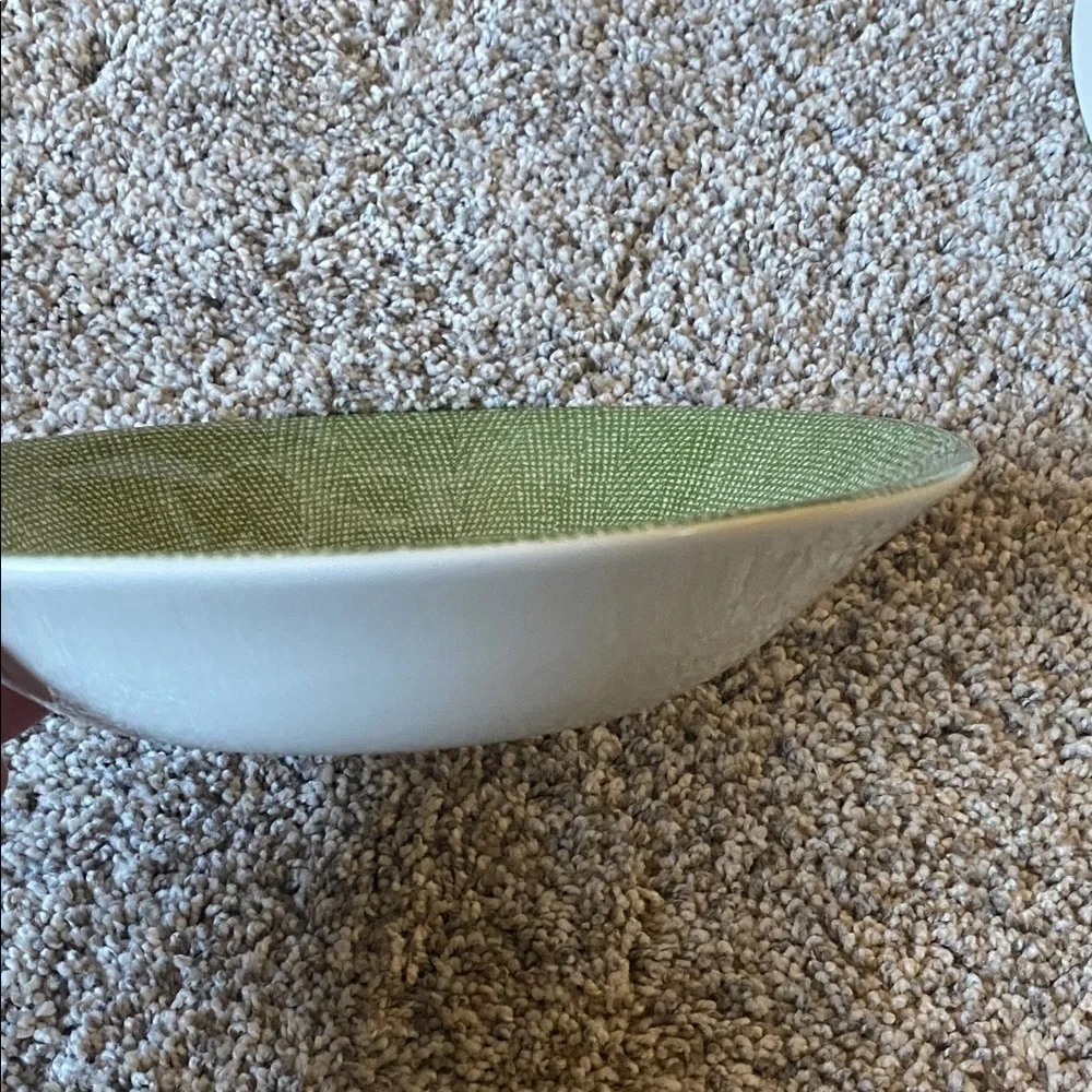 Pier 1 Green & White Shallow Bowl Set of 4.England Angleterre. Textured Bands